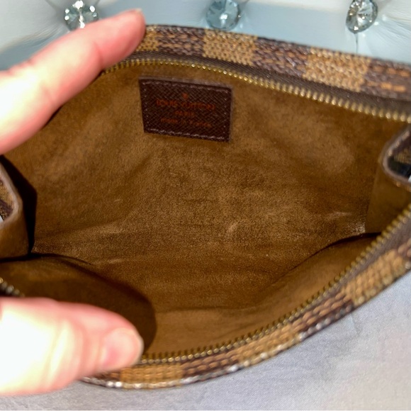 Louis Vuitton LV Damier Ebene Marais Bucket Pouch, Travel Bag, Clutch - Picture 5 of 8